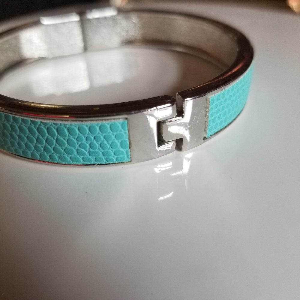 Turquoise faux moc croc magnetic bangle bracelet - Picture 4 of 8